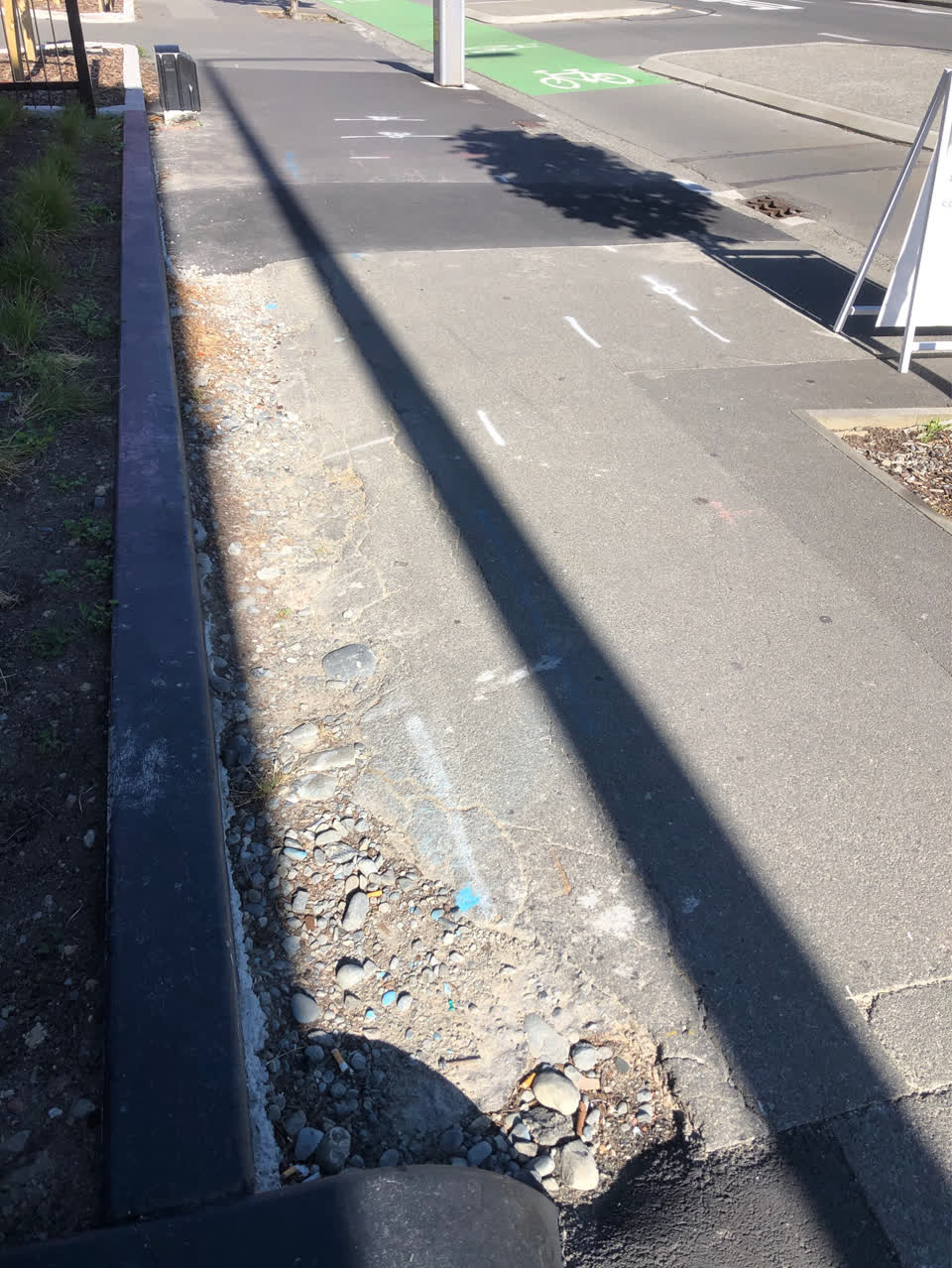 The photograph attached to this roading/streets report