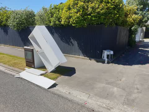 Rubbish/Recycling, a report photo