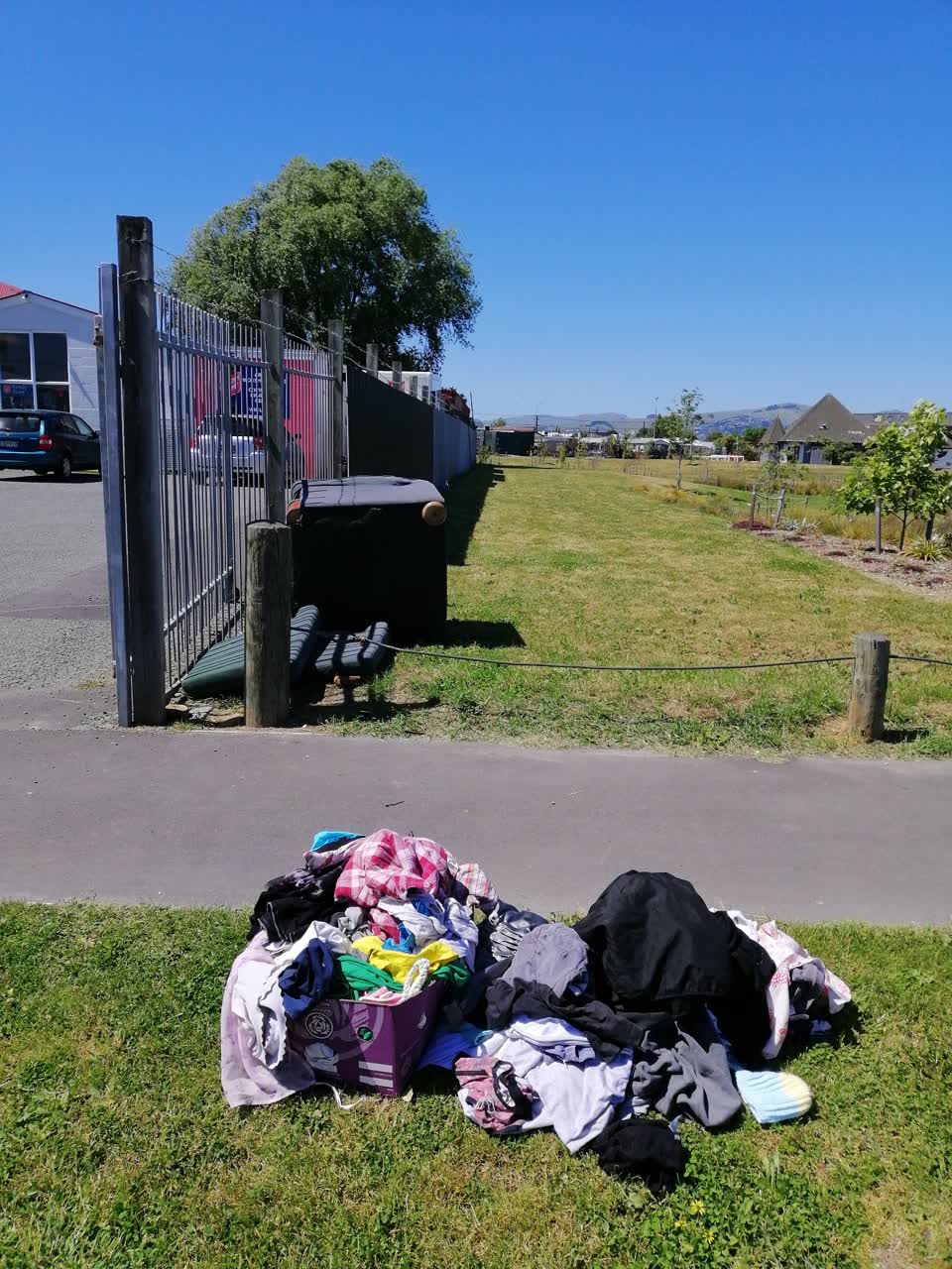 The photograph attached to this rubbish/recycling report
