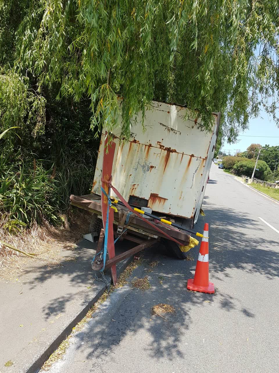 The photograph attached to this roading/streets report
