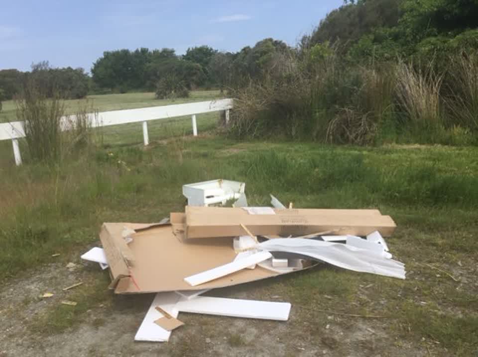The photograph attached to this rubbish/recycling report
