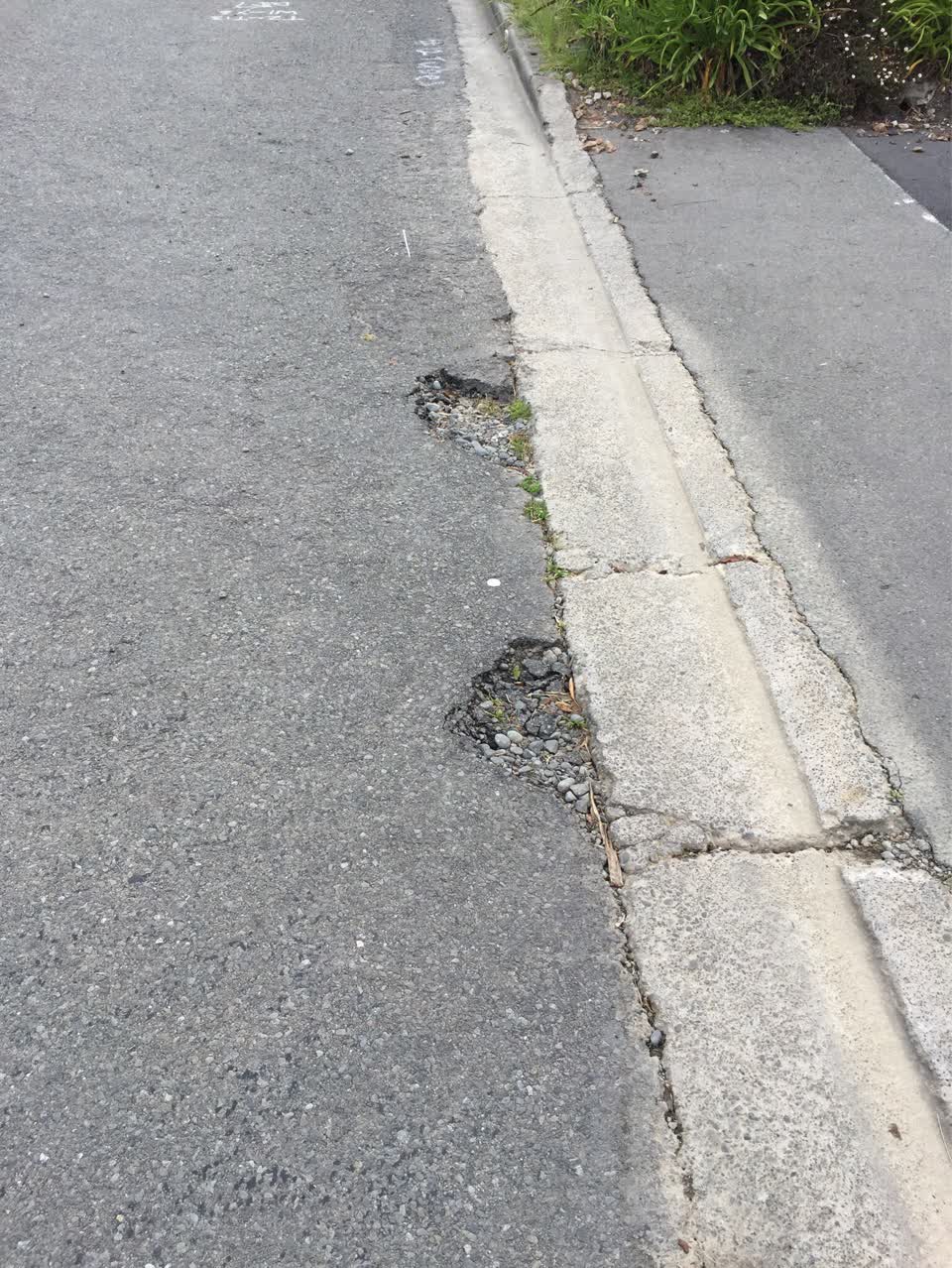 The photograph attached to this roading/streets report