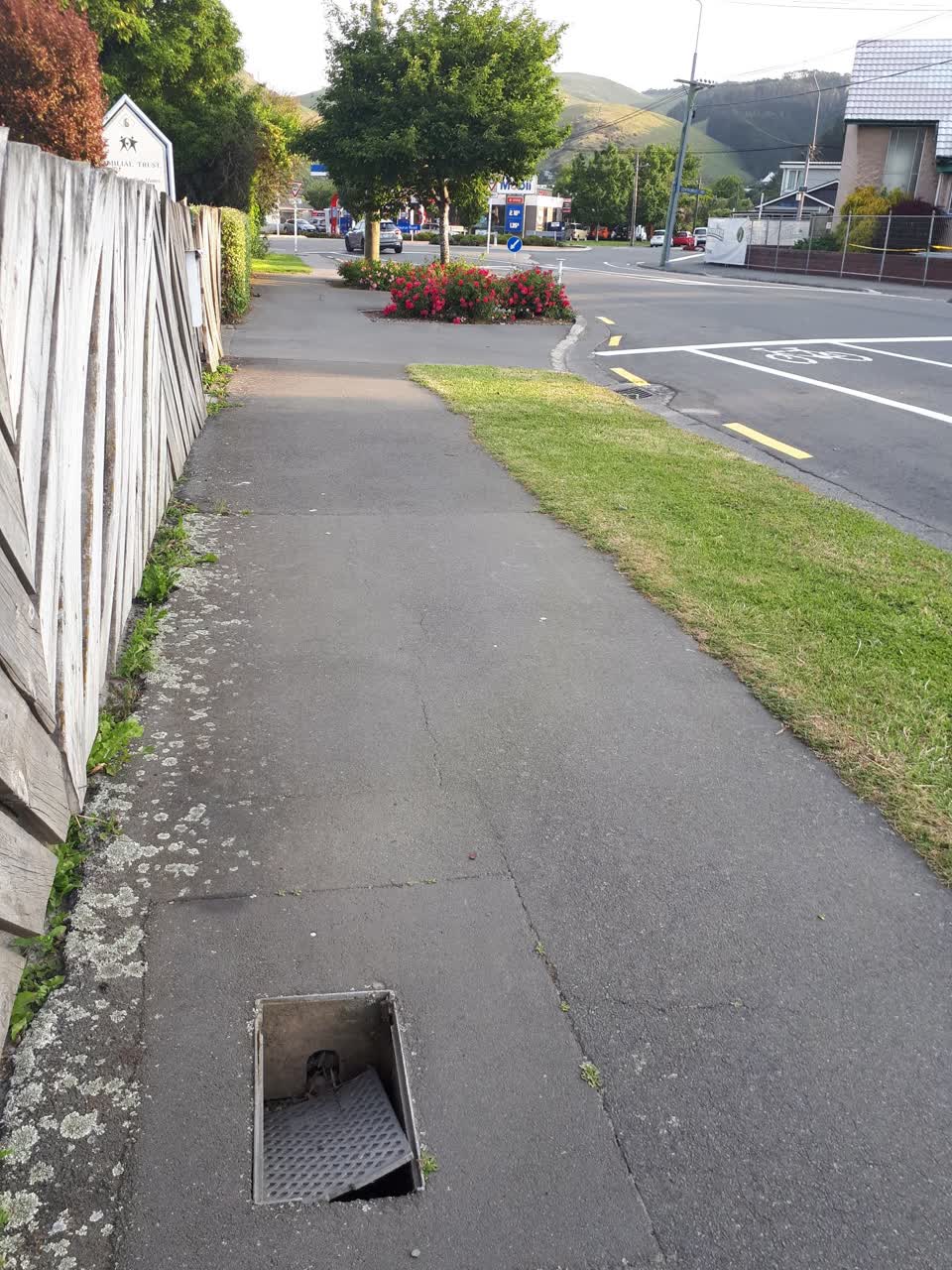 The photograph attached to this roading/streets report