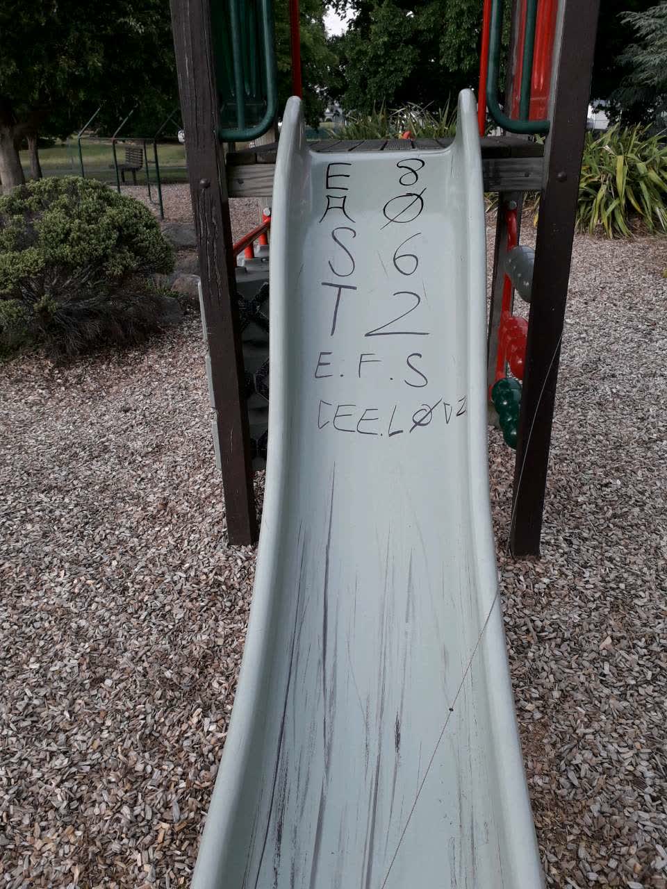 The photograph attached to this graffiti report