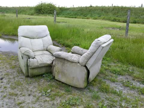 Rubbish/Recycling, a report photo