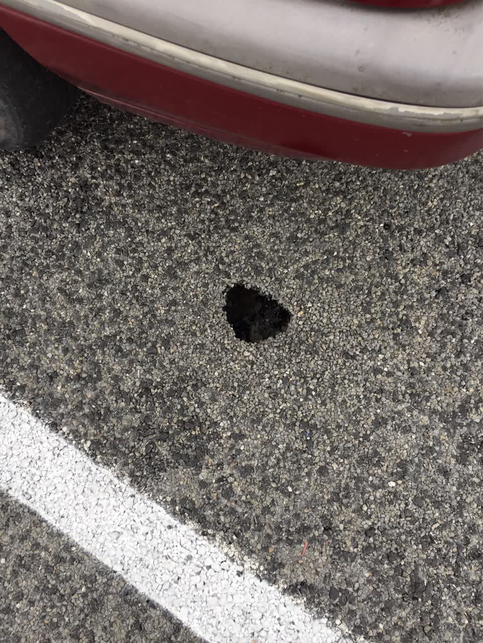 The photograph attached to this roading/streets report