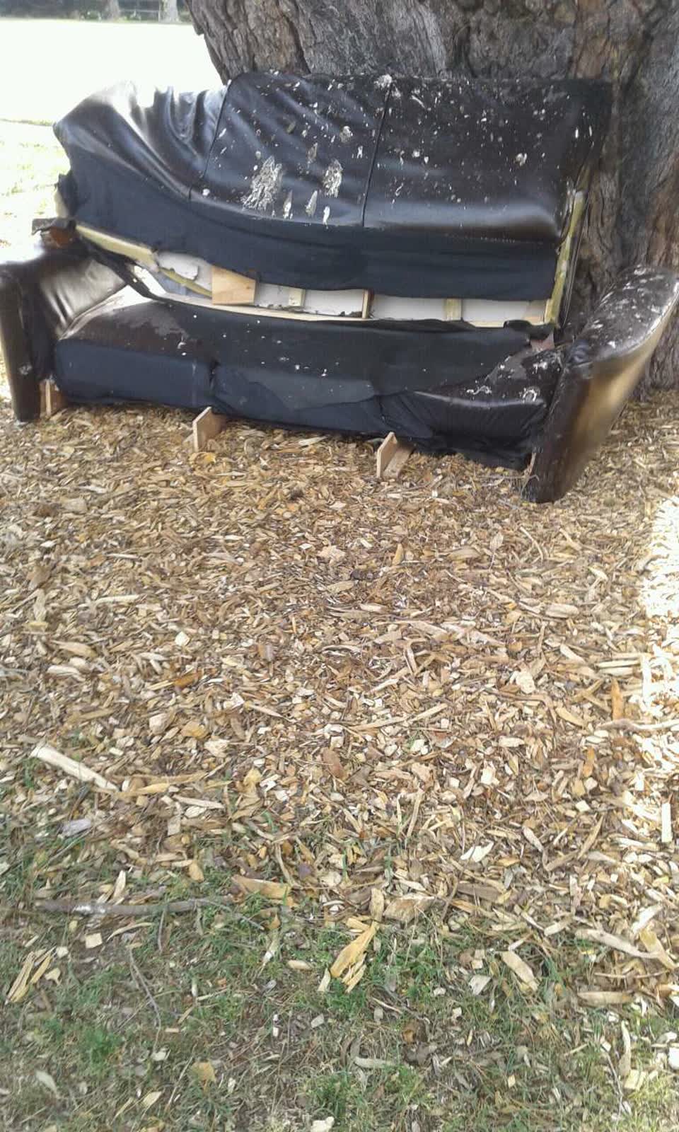 The photograph attached to this rubbish/recycling report