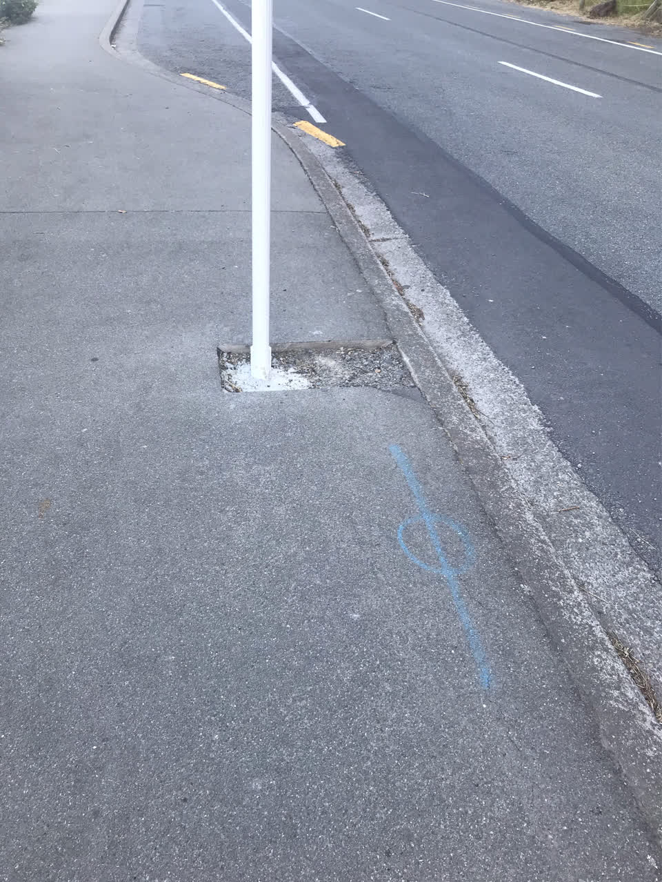 The photograph attached to this roading/streets report