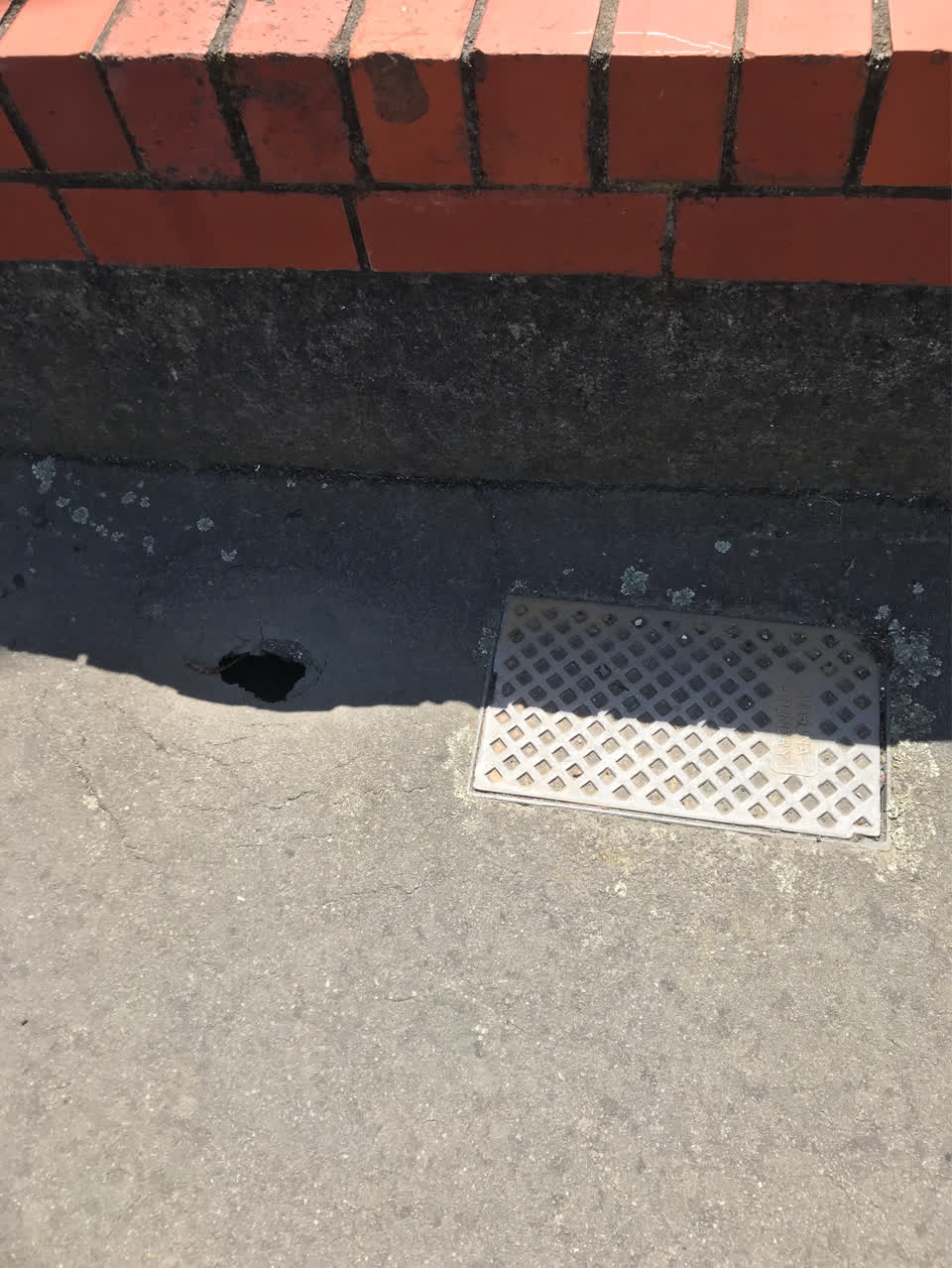 The photograph attached to this roading/streets report
