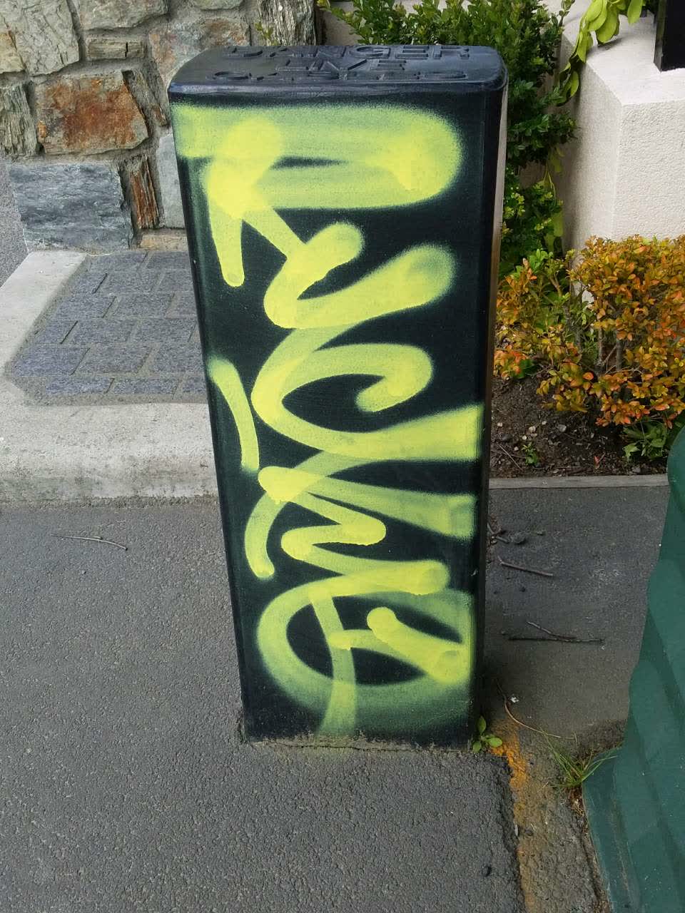 The photograph attached to this graffiti report