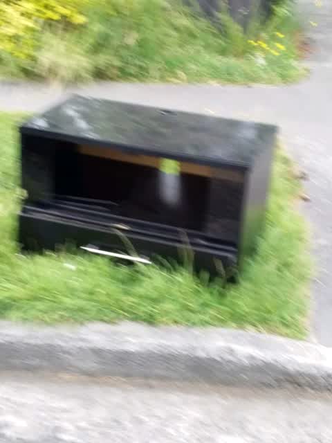 Rubbish/Recycling, a report photo