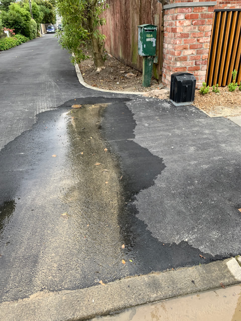 The photograph attached to this roading/streets report