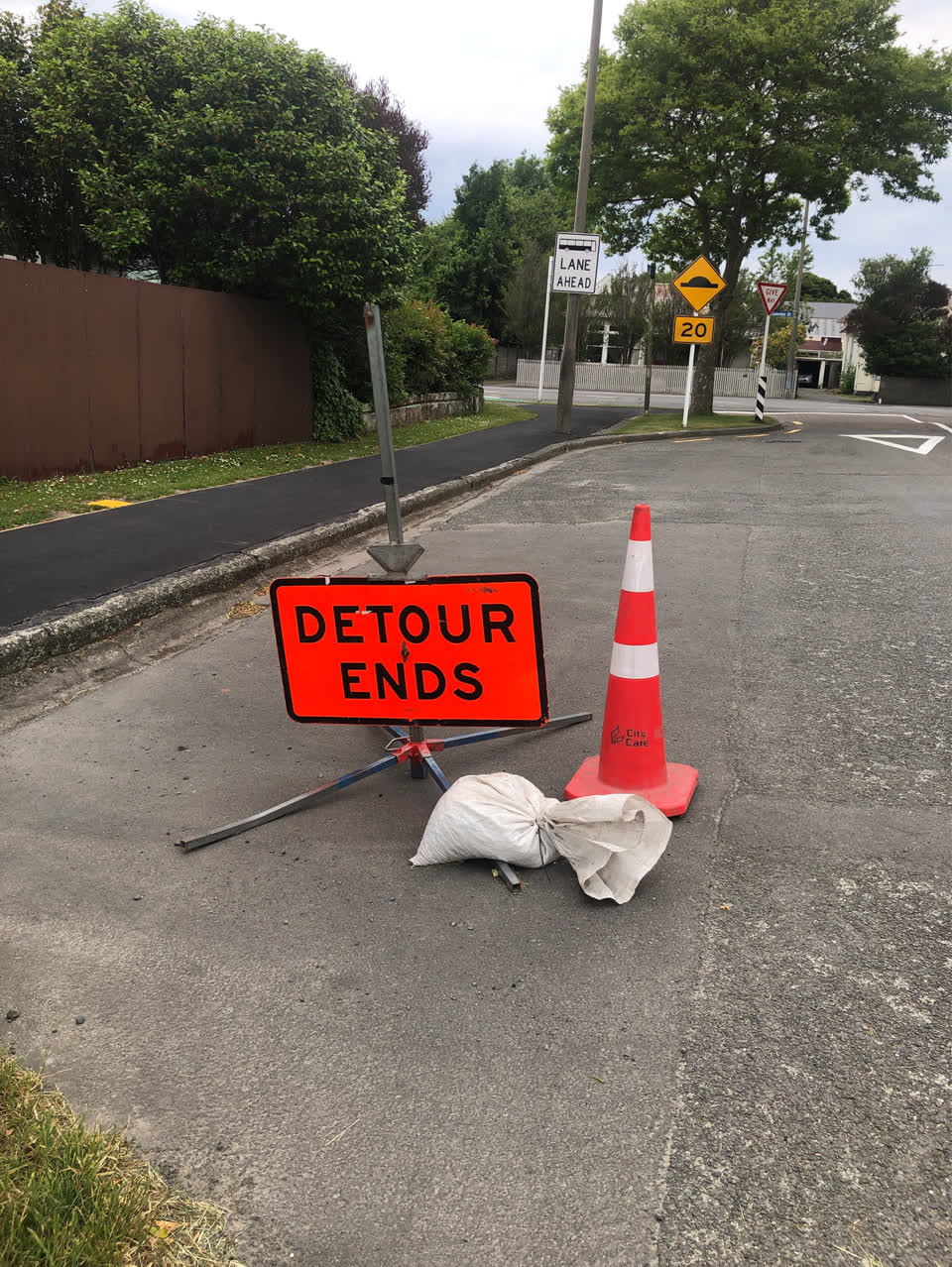 The photograph attached to this roading/streets report