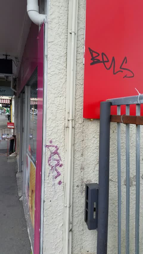 Graffiti, a report photo