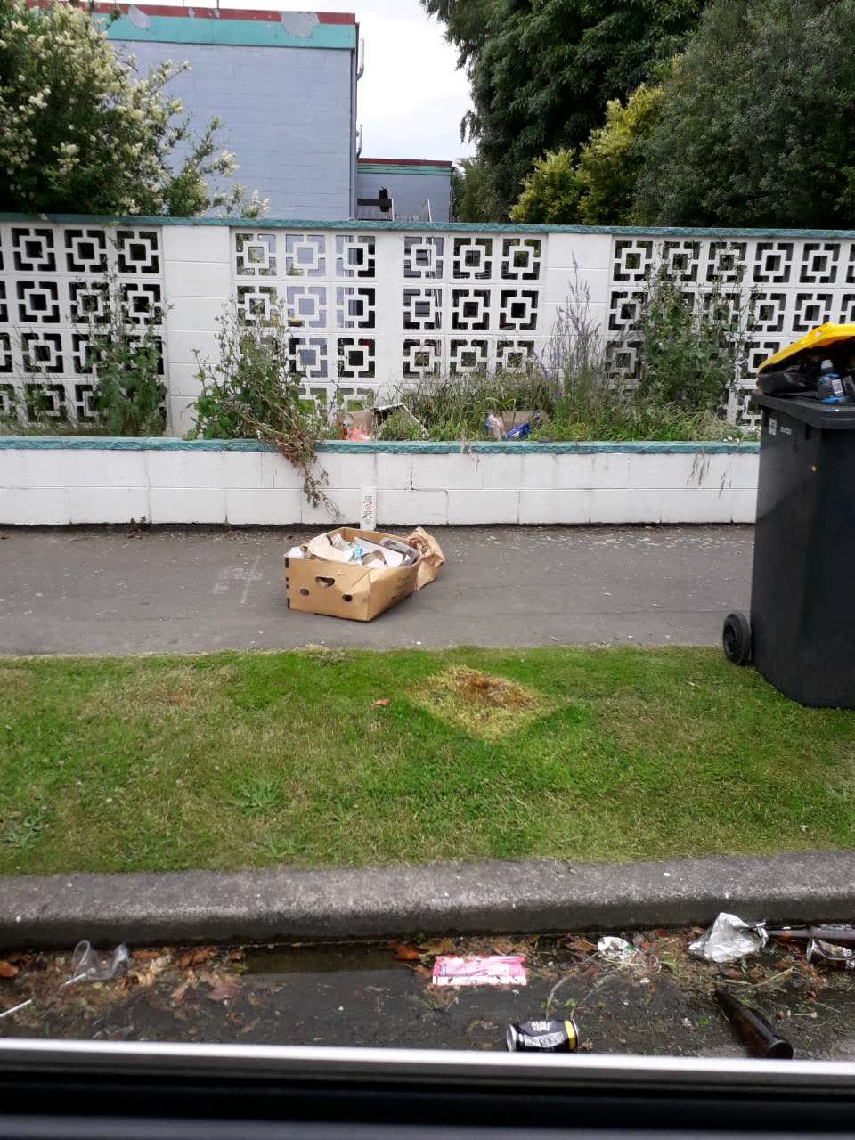 The photograph attached to this rubbish/recycling report