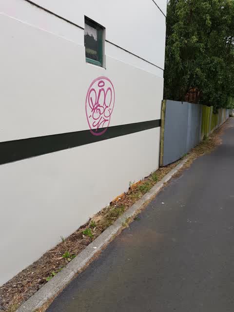 Graffiti, a report photo