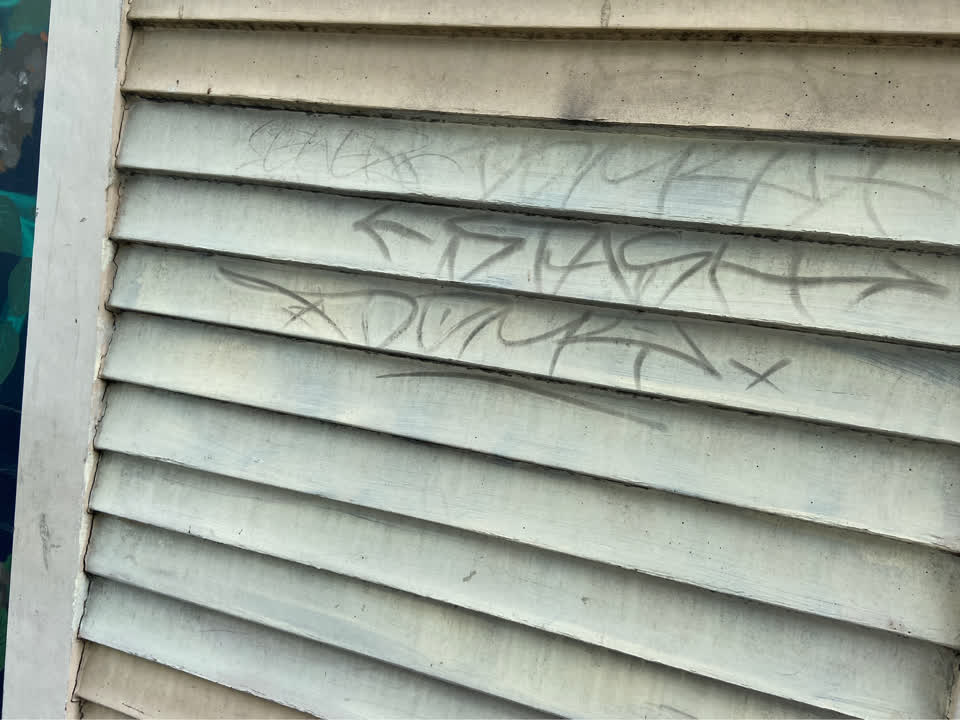 The photograph attached to this graffiti report
