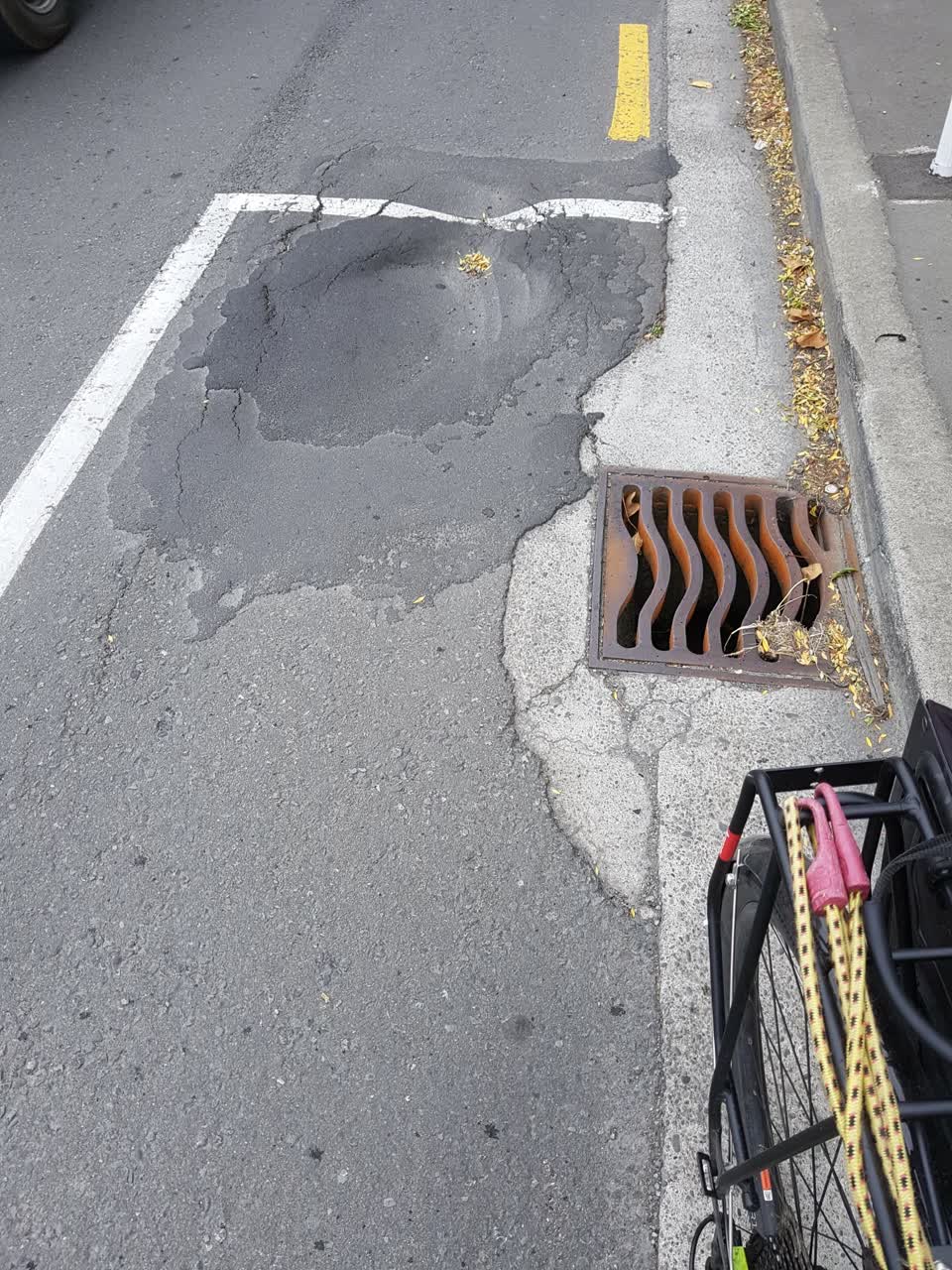 The photograph attached to this roading/streets report