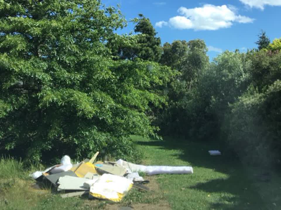 The photograph attached to this rubbish/recycling report