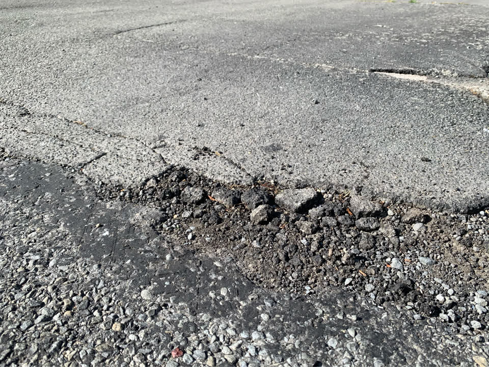 The photograph attached to this roading/streets report