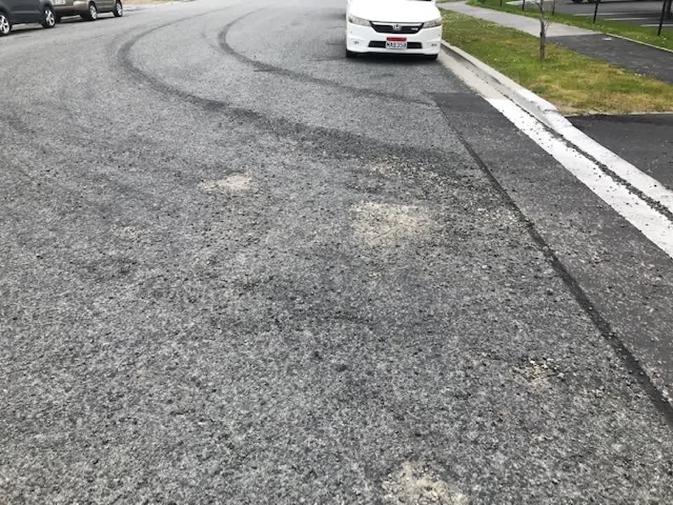 The photograph attached to this roading/streets report