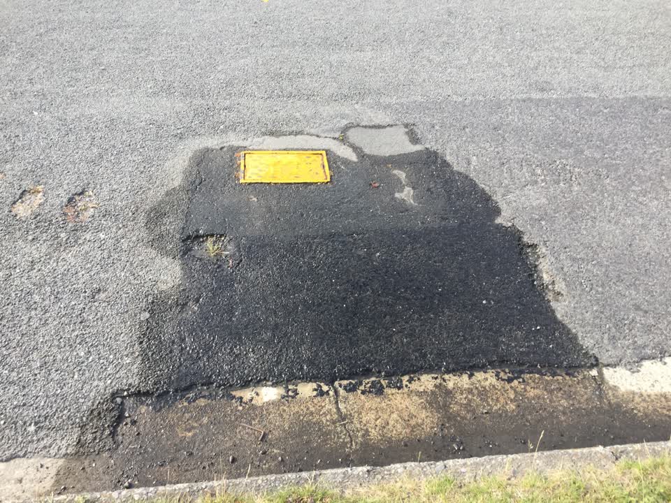 The photograph attached to this roading/streets report