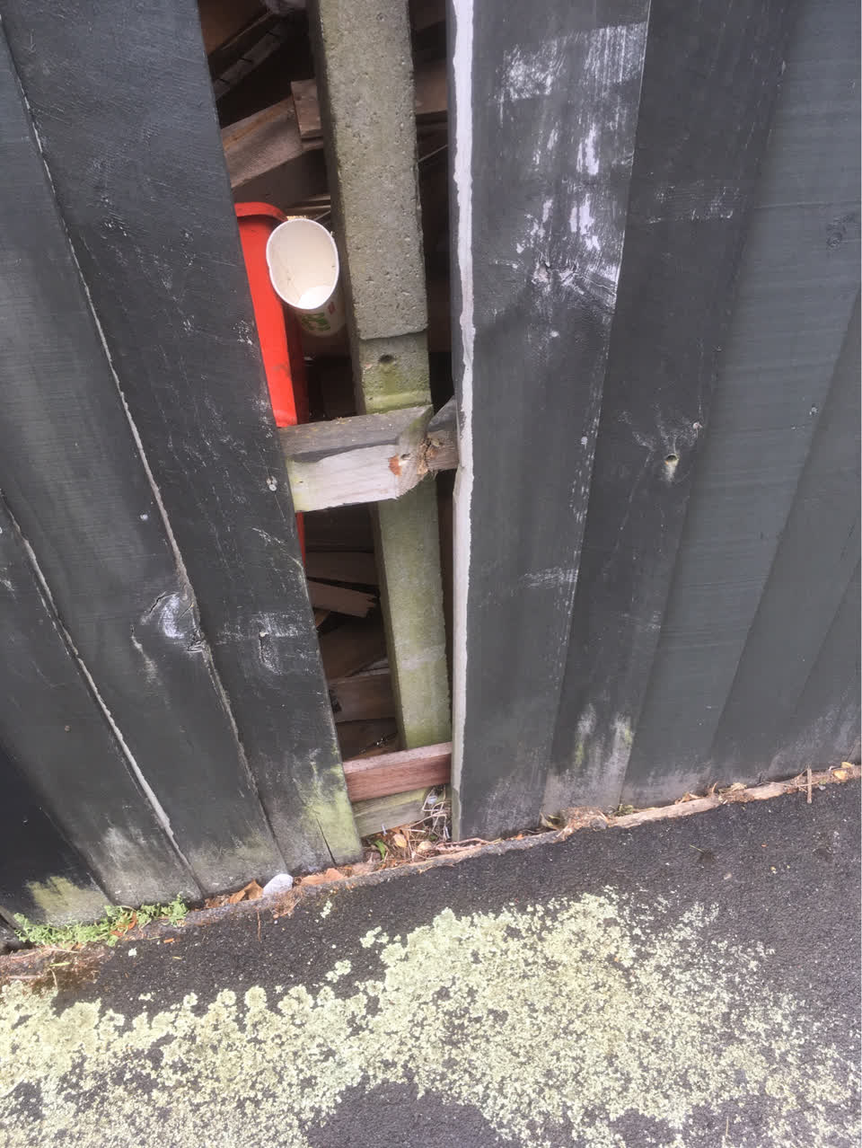 The photograph attached to this roading/streets report