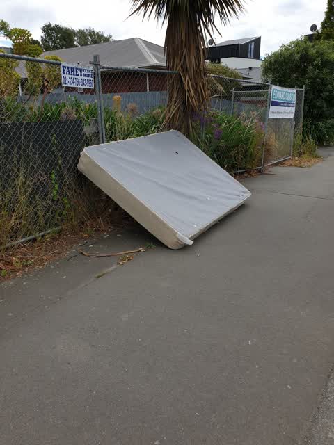 Rubbish/Recycling, a report photo