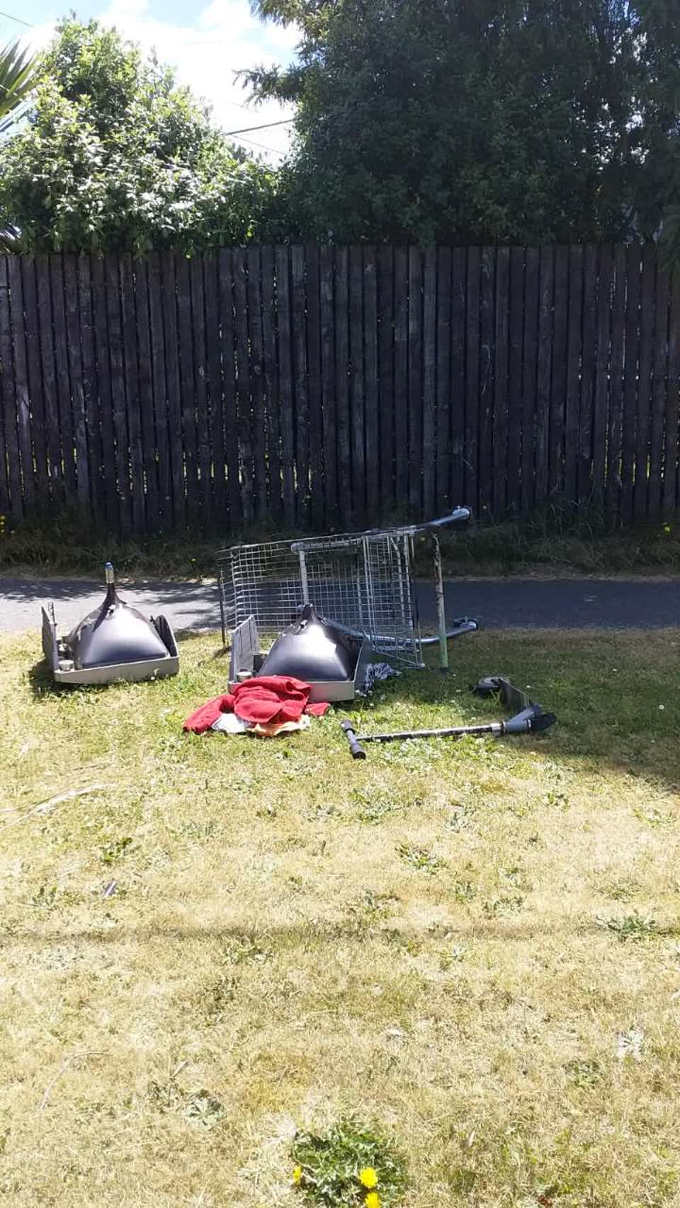 The photograph attached to this rubbish/recycling report