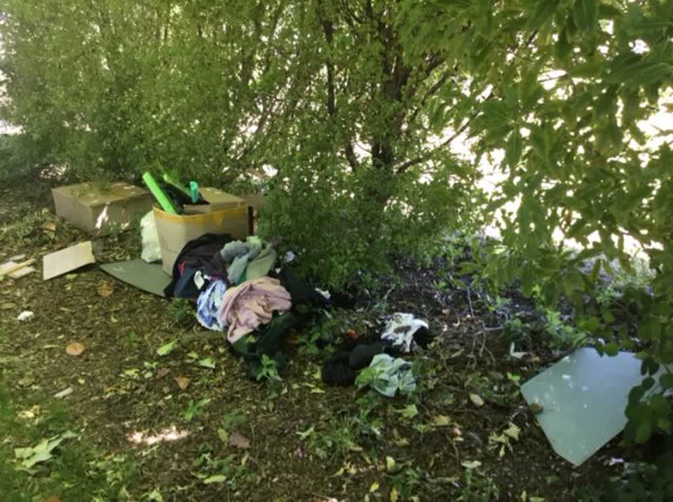 The photograph attached to this rubbish/recycling report