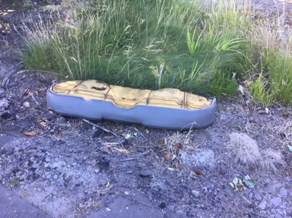 The photograph attached to this rubbish/recycling report
