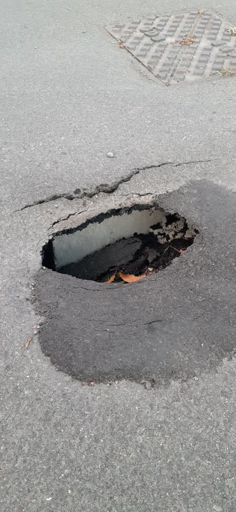 Roading/Streets, a report photo