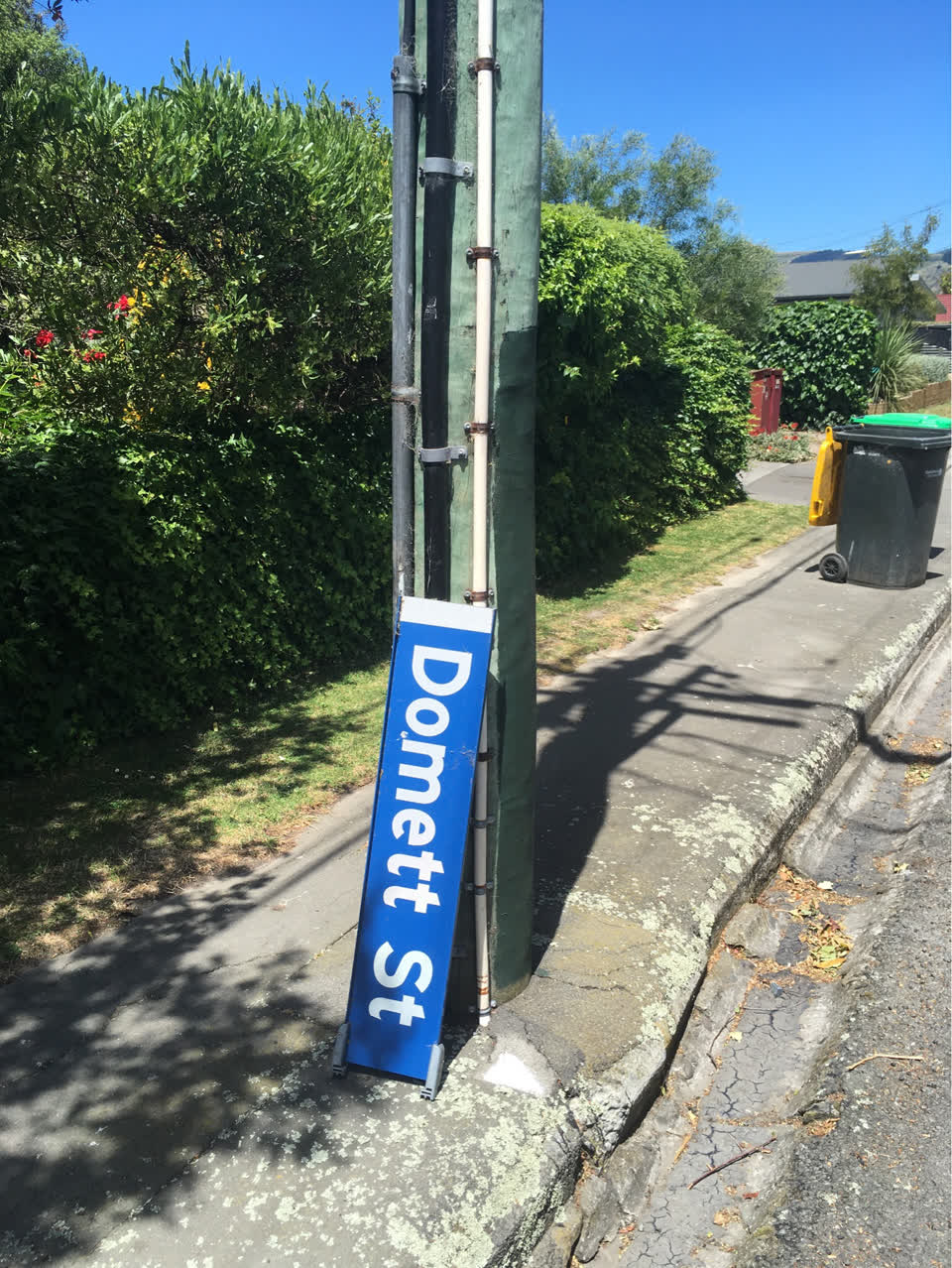 The photograph attached to this roading/streets report