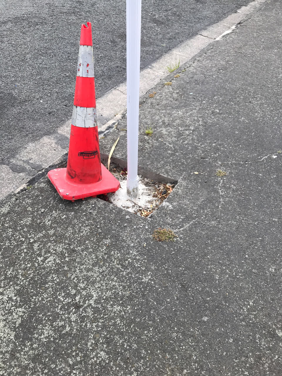 The photograph attached to this roading/streets report