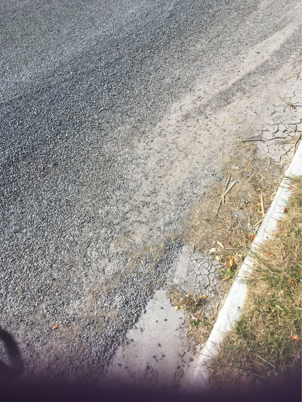 The photograph attached to this roading/streets report