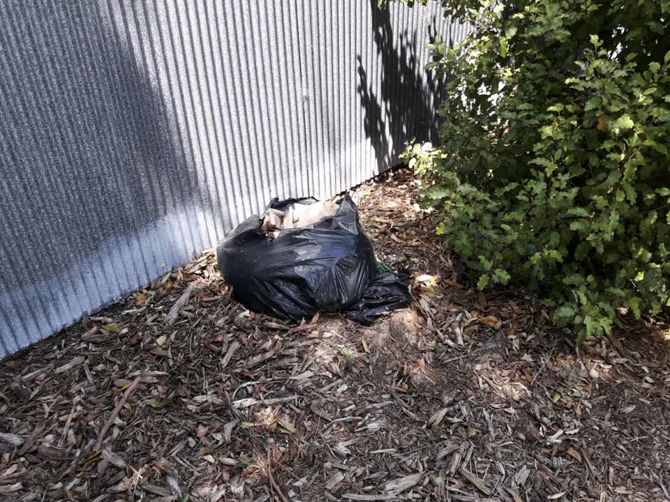 The photograph attached to this rubbish/recycling report