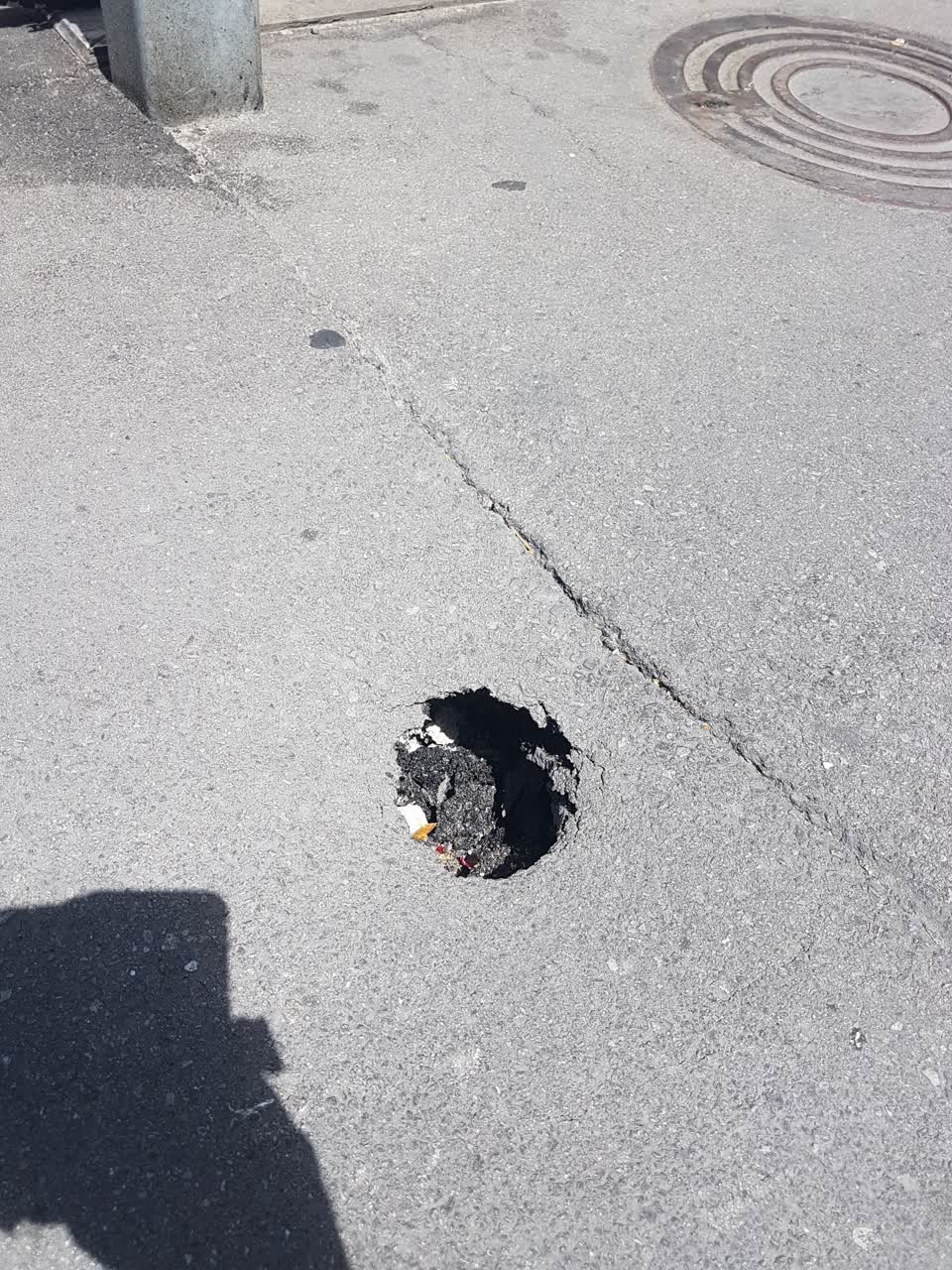 The photograph attached to this roading/streets report