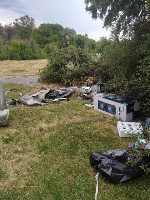 Rubbish/Recycling, a report photo