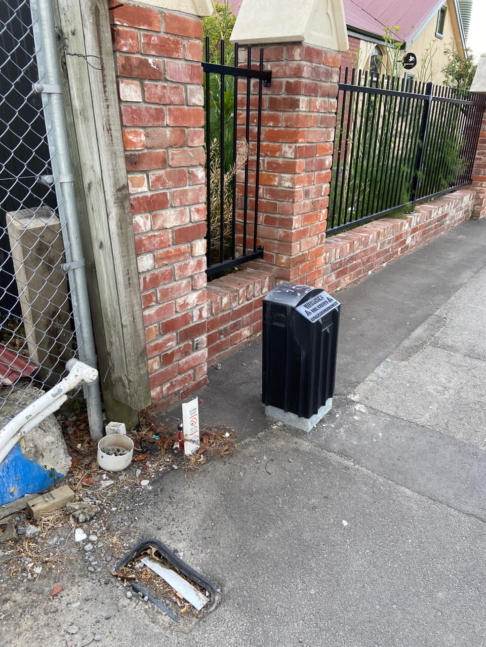 The photograph attached to this roading/streets report