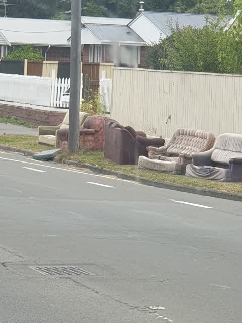 Rubbish/Recycling, a report photo