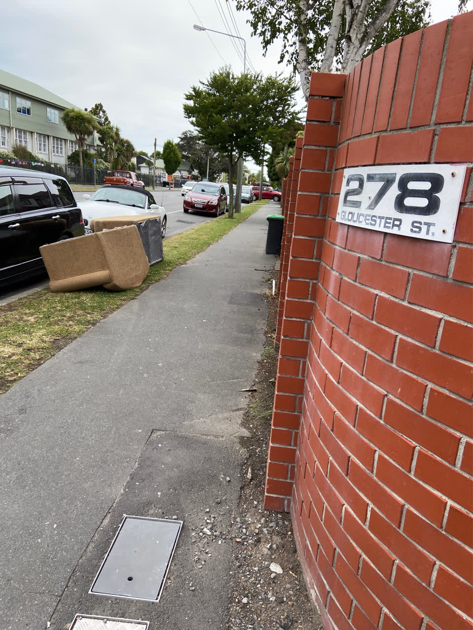 The photograph attached to this rubbish/recycling report