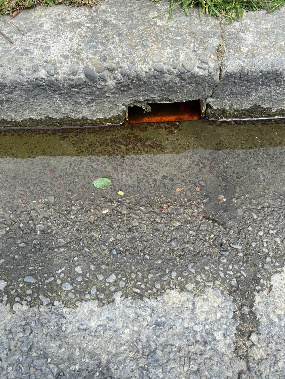 The photograph attached to this roading/streets report