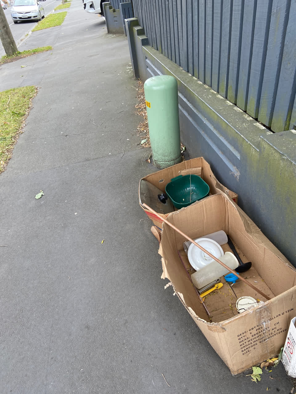 The photograph attached to this rubbish/recycling report