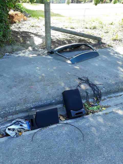 Rubbish/Recycling, a report photo