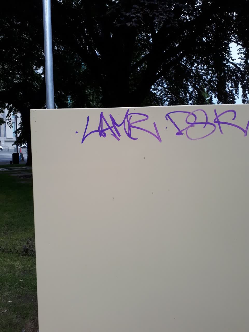 The photograph attached to this graffiti report