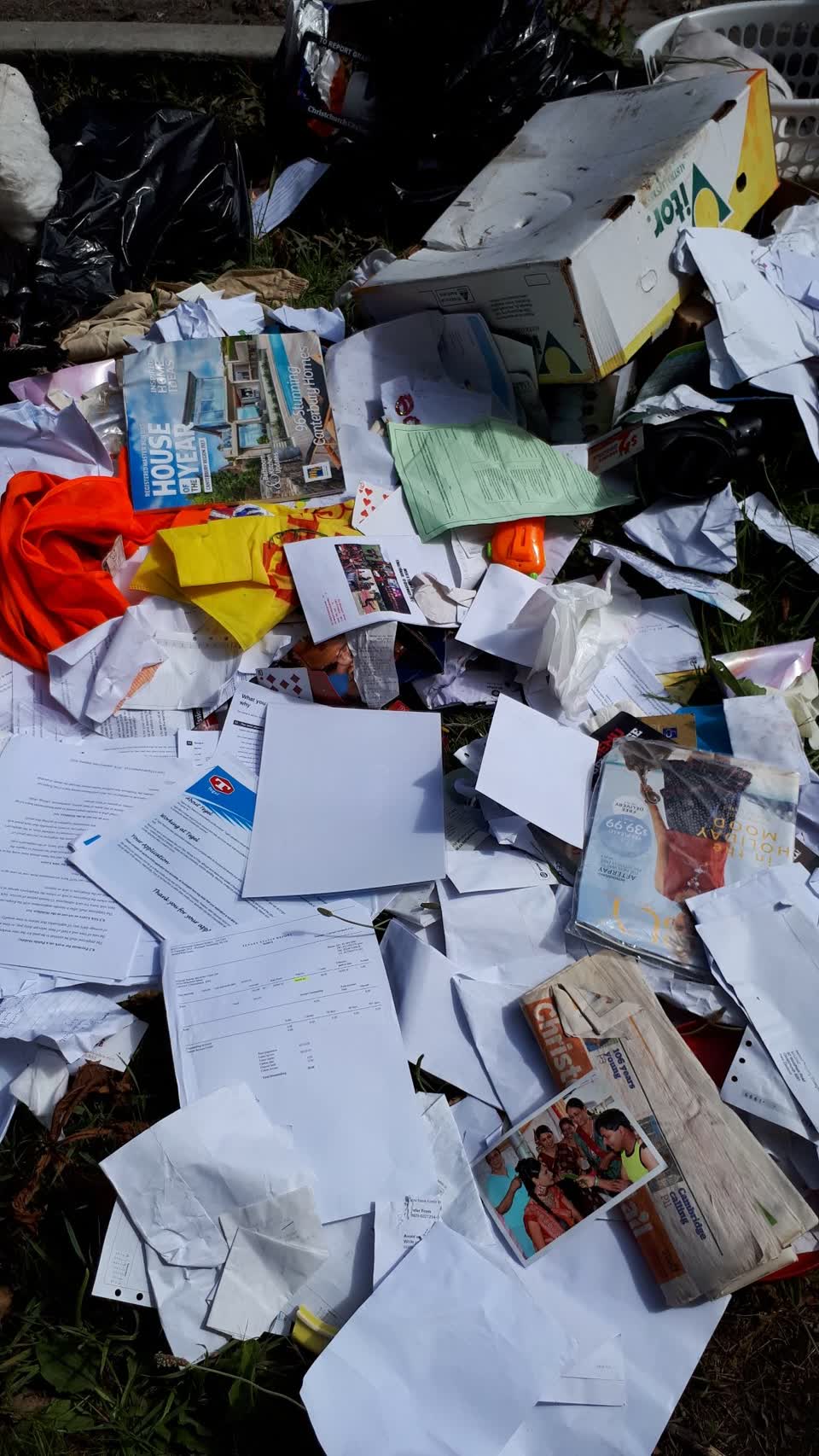 The photograph attached to this rubbish/recycling report