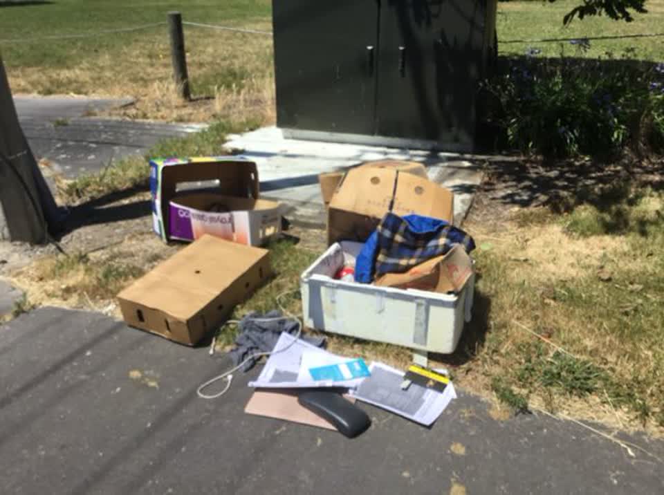 The photograph attached to this rubbish/recycling report