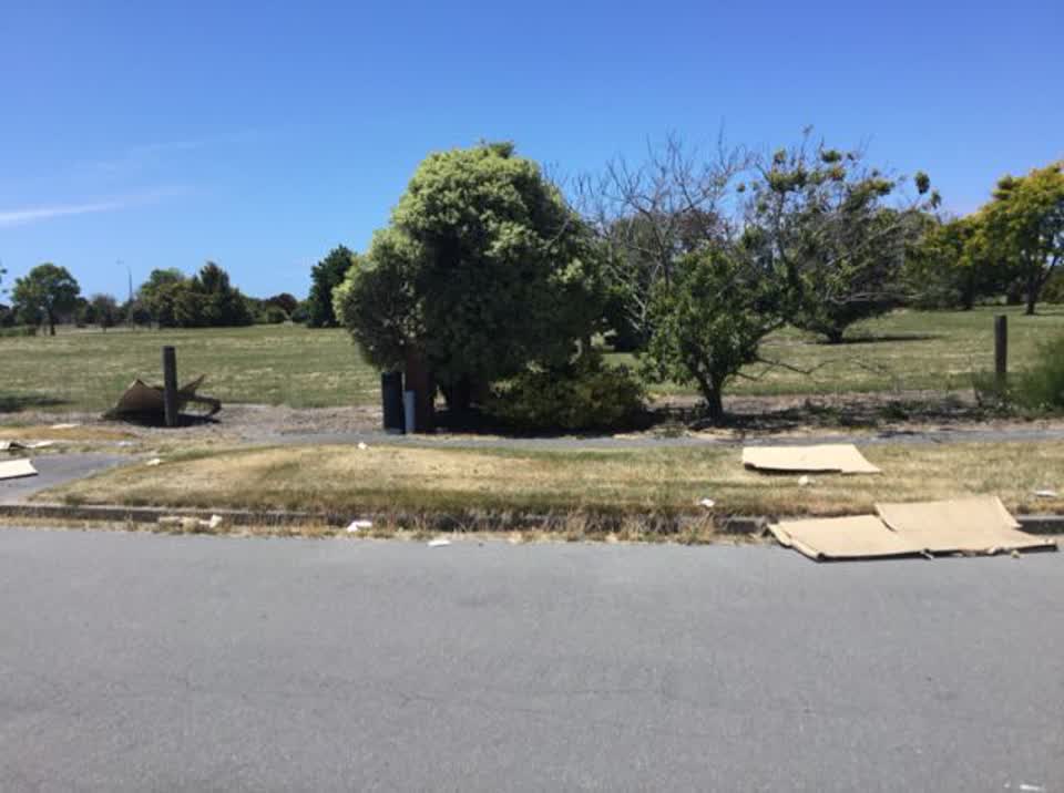 The photograph attached to this rubbish/recycling report