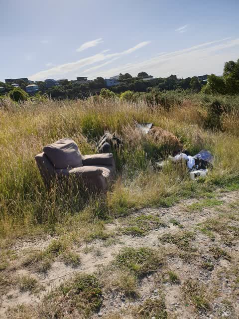 Rubbish/Recycling, a report photo