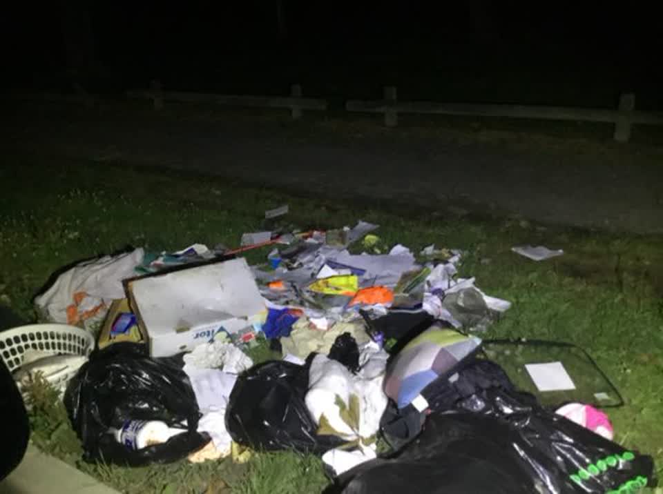 The photograph attached to this rubbish/recycling report